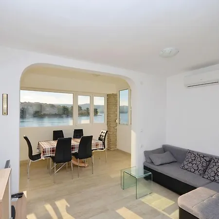Nenad Apartment *