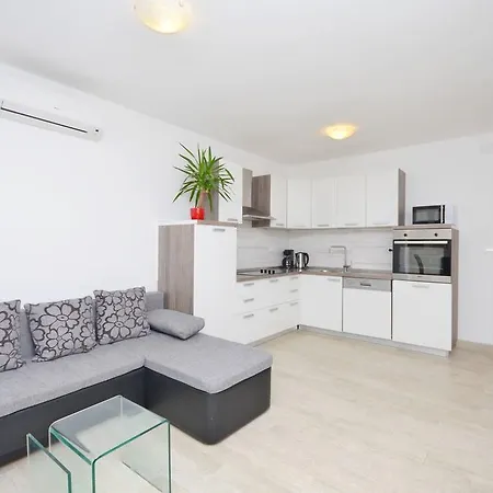 Nenad Apartment *